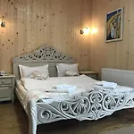 Vulyk Z Medom * Bukovel
