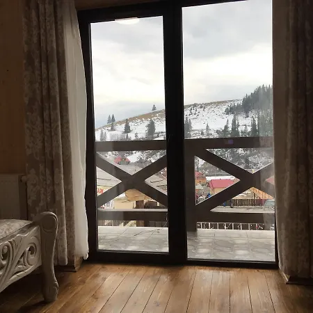 بيت خشبي Vulyk Z Medom *