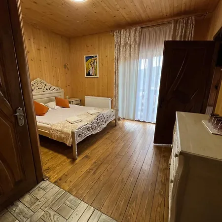 Vulyk Z Medom * Bukoveľ